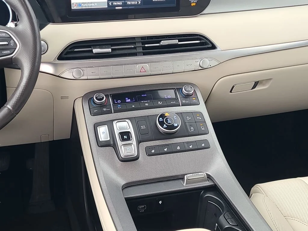 Used 2020 Hyper White Hyundai Limited image 14