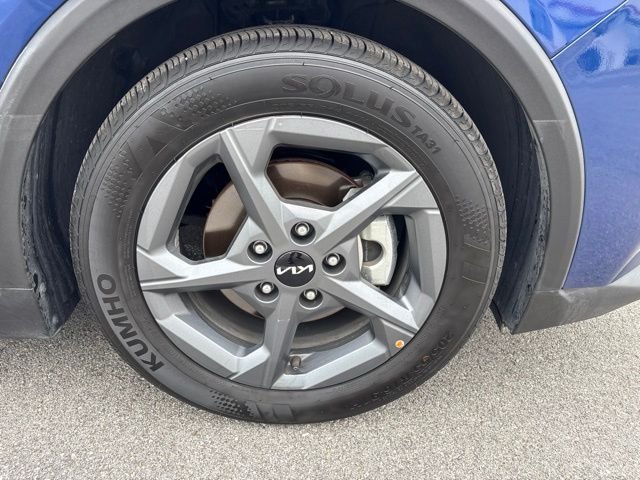 New 2026 Deep Sea Blue Kia LXS image 9