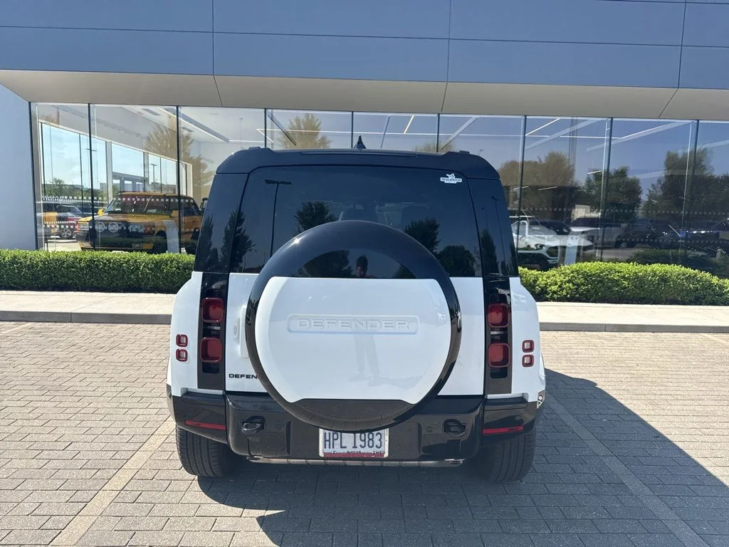 Certified Used 2025 White Land Rover X-Dynamic SE image 6