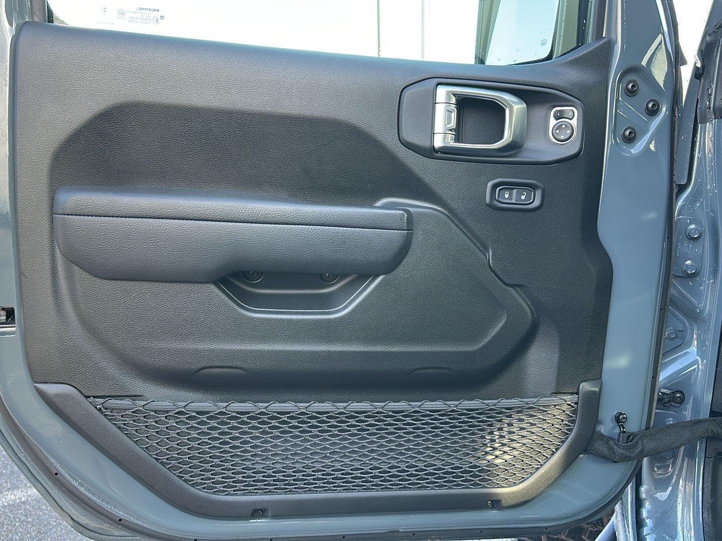 Used 2025 Anvil Clearcoat Jeep Sport S image 9