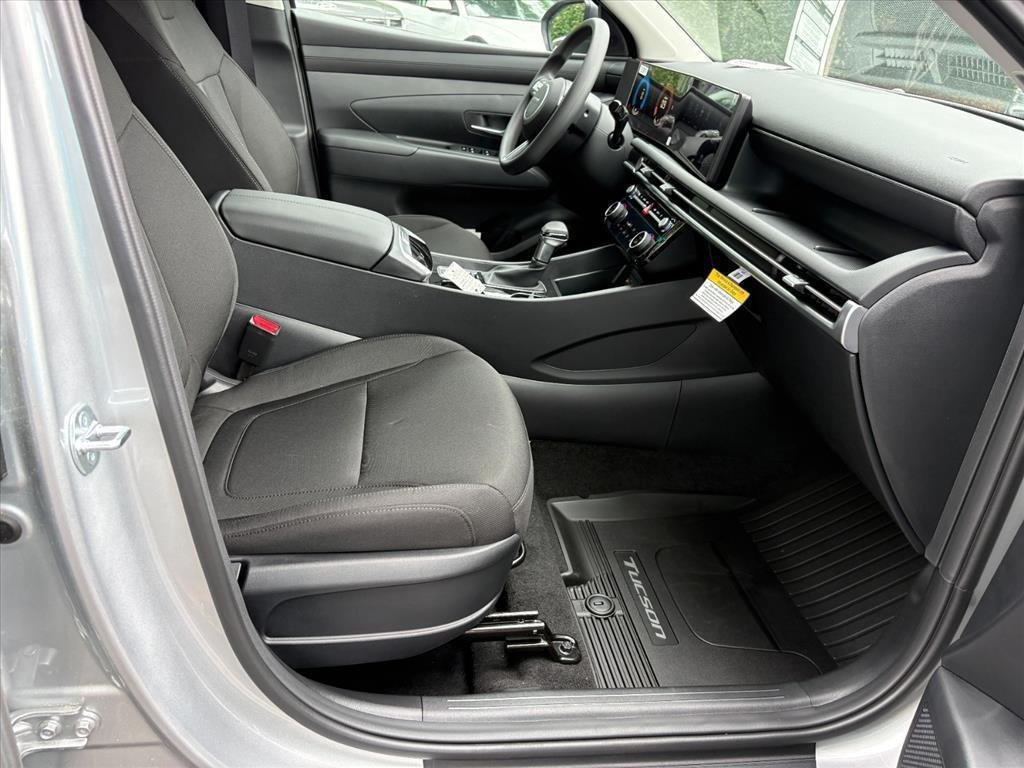 New 2026 Shimmering Silver Hyundai SEL image 57