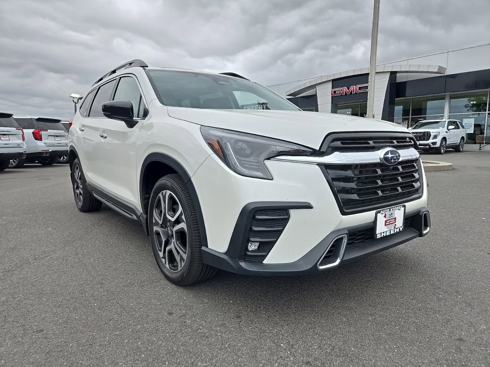 2024 Subaru Ascent Touring's photo
