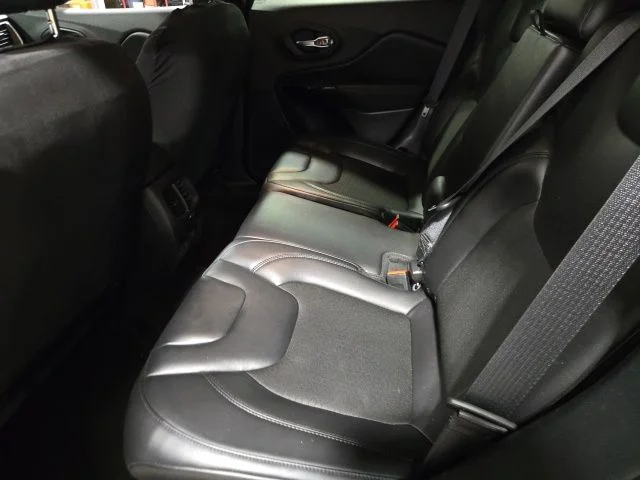 Used 2020 Gray Jeep Latitude Plus image 13