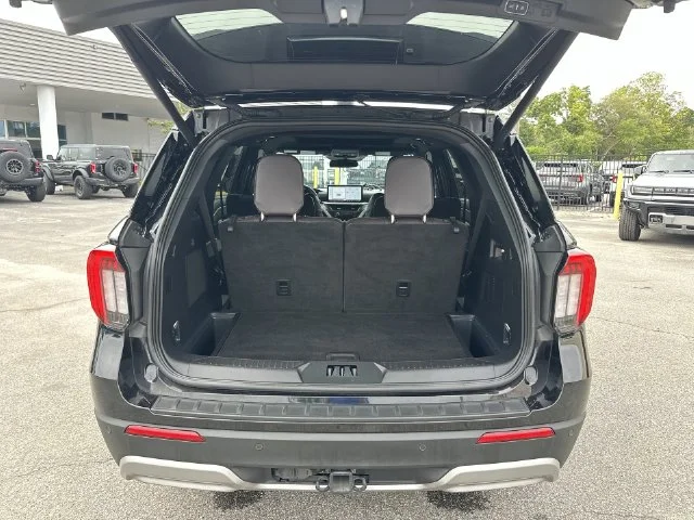 Used 2025 Black Ford Platinum image 26