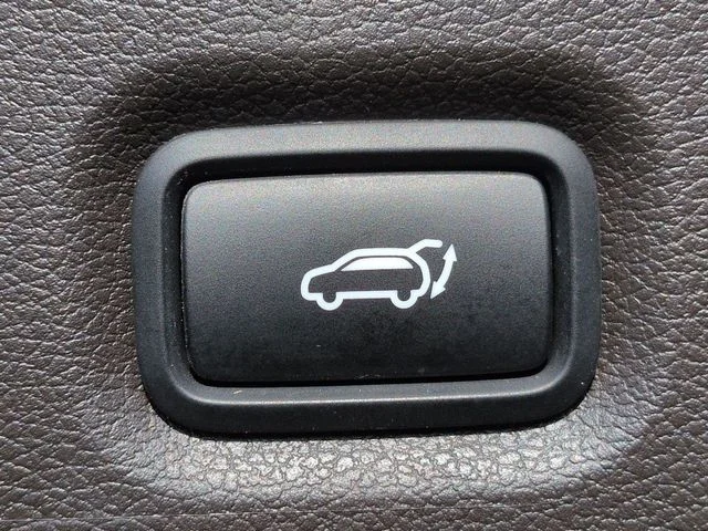 Certified Used 2020 Shimmering Silver Pearl Hyundai SEL image 14