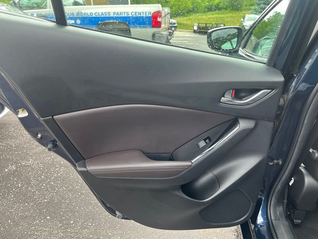 Used 2018 Blue Mazda Touring image 22