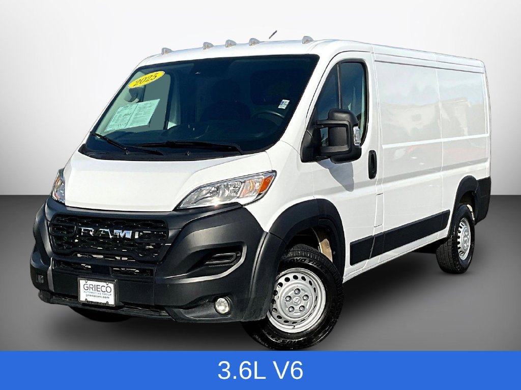 Used 2025 White Ram Base image 3