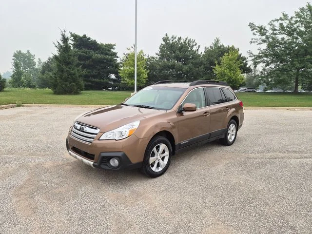 Used 2013 Tan Subaru 2.5i image 1