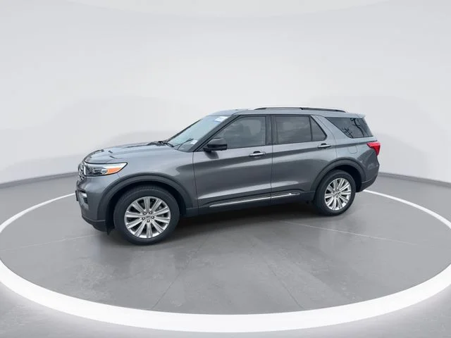 Used 2021 Gray Ford Limited image 3