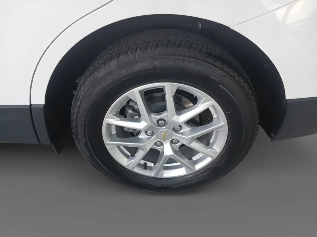Used 2024 Summit White Chevrolet LT image 8