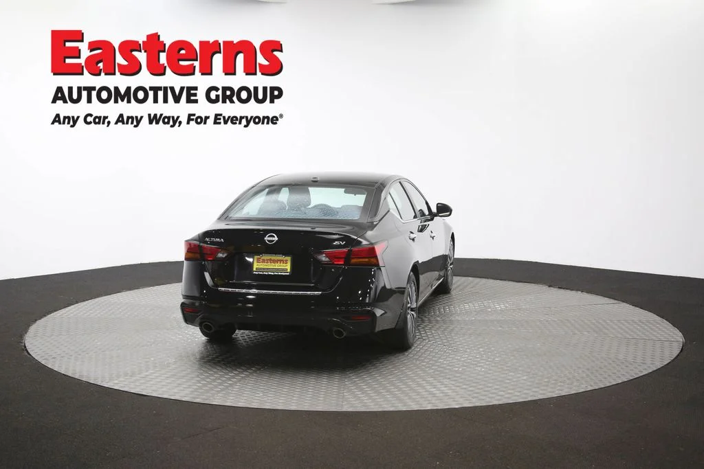 Used 2023 Black Nissan 2.5 SV image 39