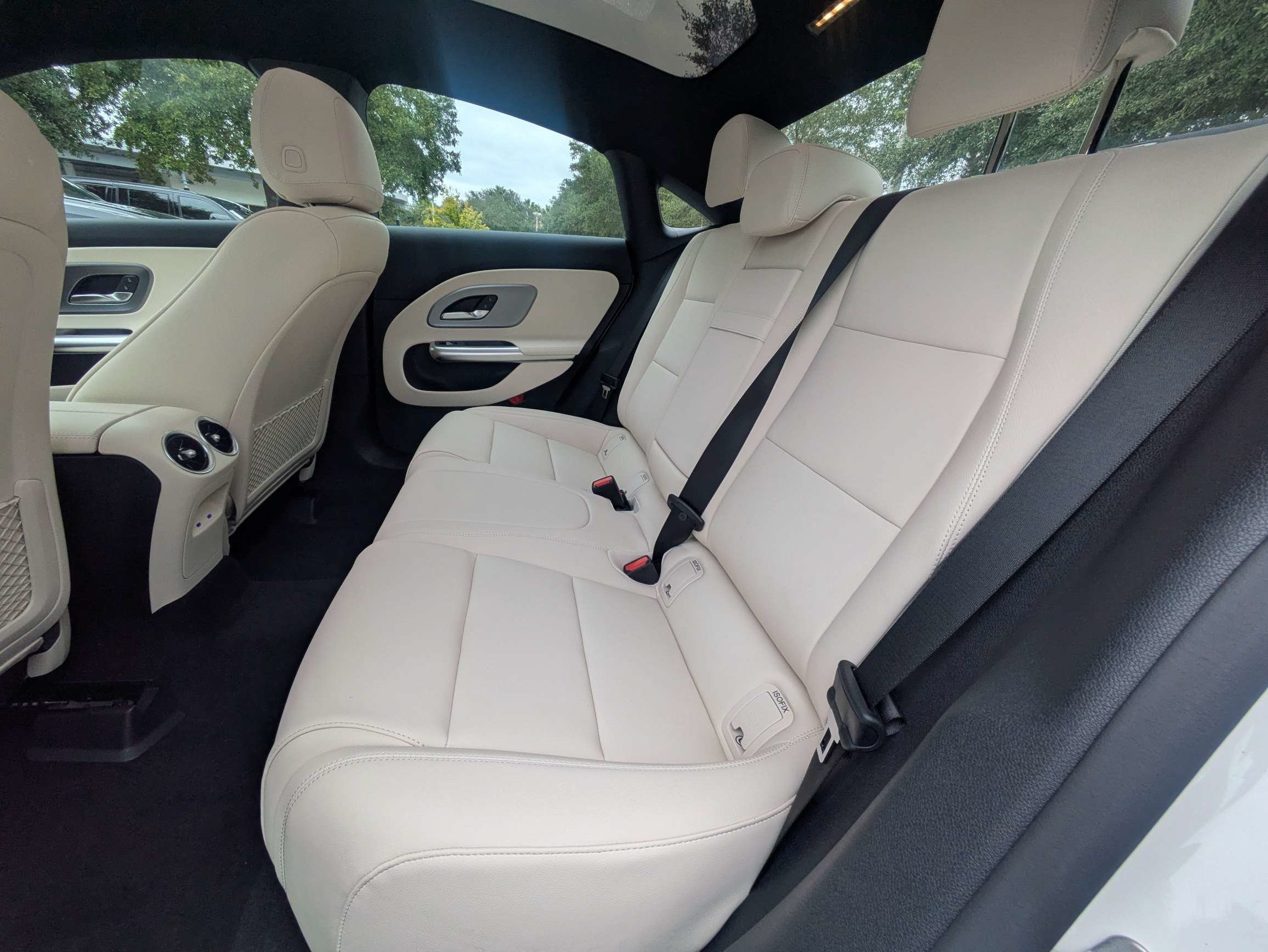 New 2027 Polar White Mercedes-Benz CLA 220 image 12