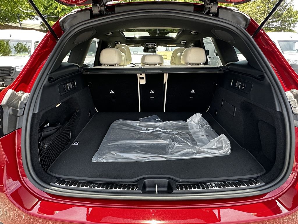 New 2026 MANUFAKTUR Patagonia Red Metallic Mercedes-Benz GLC 300 image 21