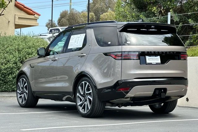 Certified Used 2025 Brown Land Rover Dynamic SE image 3