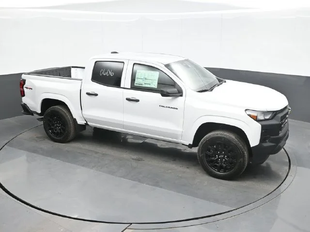 2026 Chevrolet Colorado Work Truck - Photo 15
