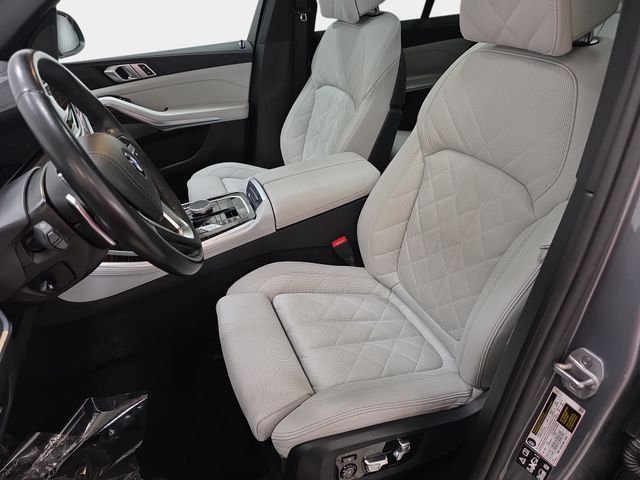 Certified Used 2025 Skyscraper Grey Metallic BMW xDrive40i image 11