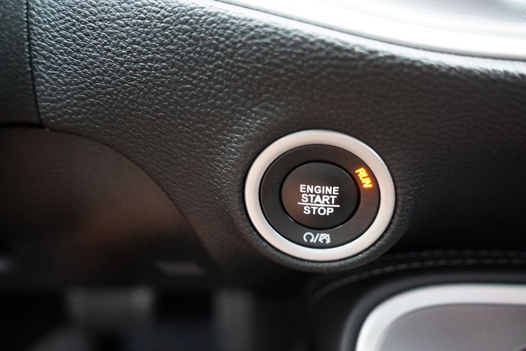 Used 2022 Red Dodge SXT image 26