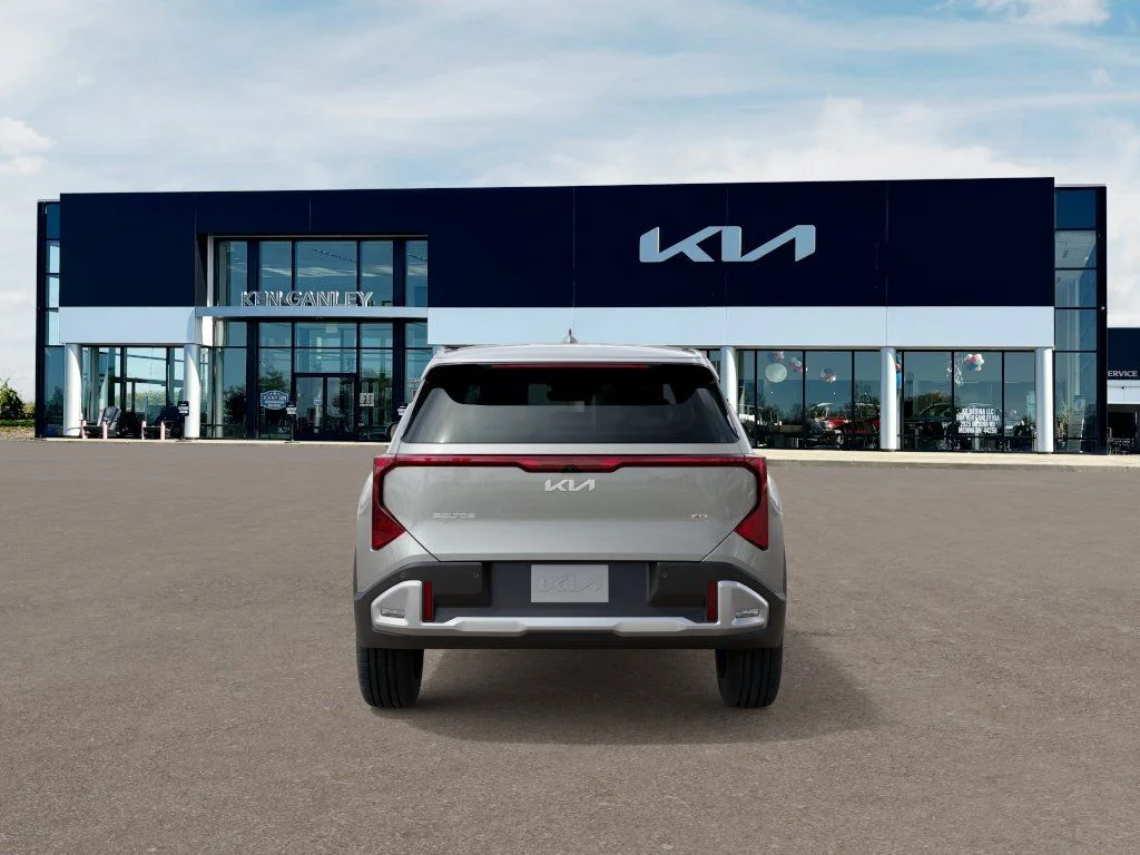 New 2027 Ivory Silver Kia S image 5