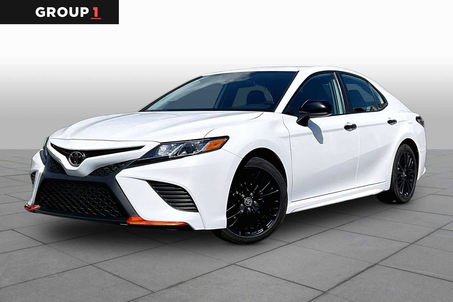 2020 Toyota Camry SE Nightshade