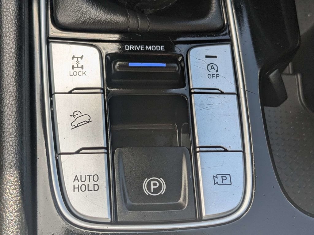 Used 2025 Green Hyundai SEL image 29