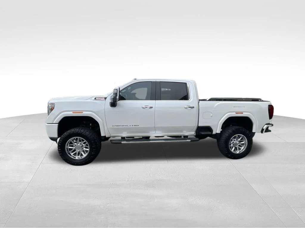 Used 2020 White GMC Denali image 5