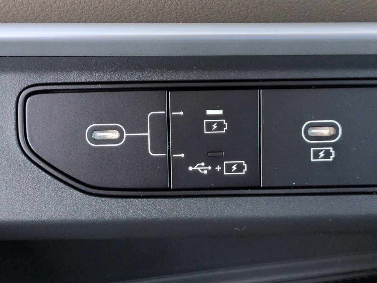 New 2027 Snow White Pearl Kia LX image 25