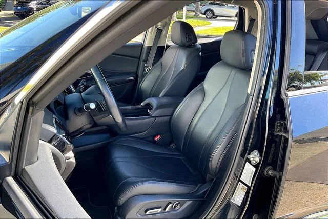 Used 2020  Acura Base image 24