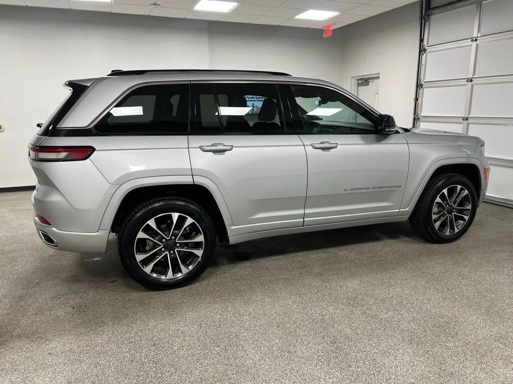 2023 Jeep Grand Cherokee Overland - Photo 15