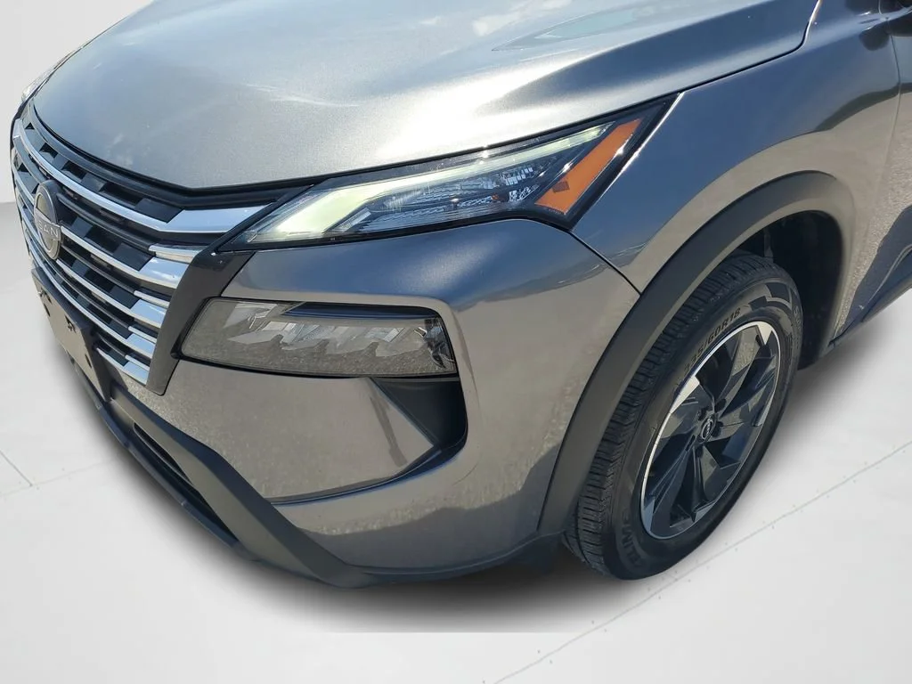 Used 2024 Gray Nissan SV Intelligent AWD image 25