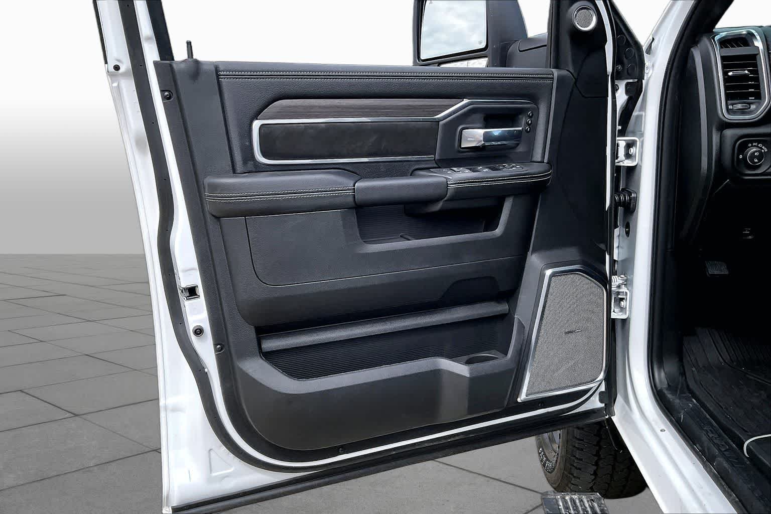 New 2026 Bright White Clear-Coat Exterior Paint RAM Laramie image 10