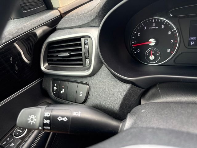 Used 2019 Titanium Silver Kia LX image 18