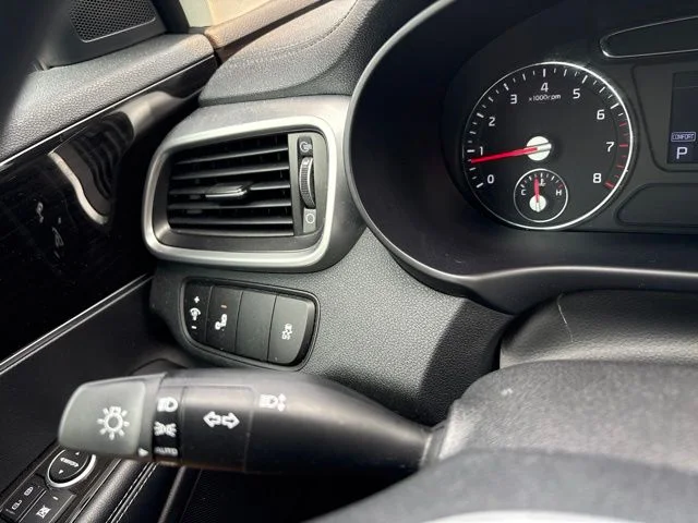 Used 2019 Silver Kia LX image 18