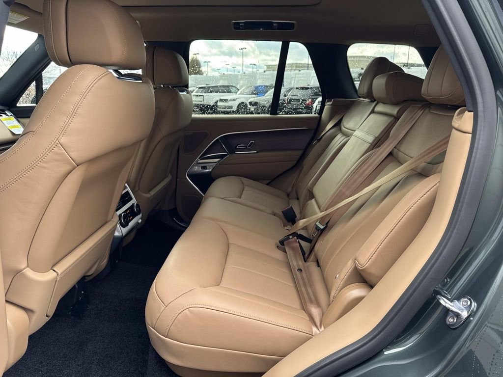 2025 Land Rover Range Rover SE - Photo 13