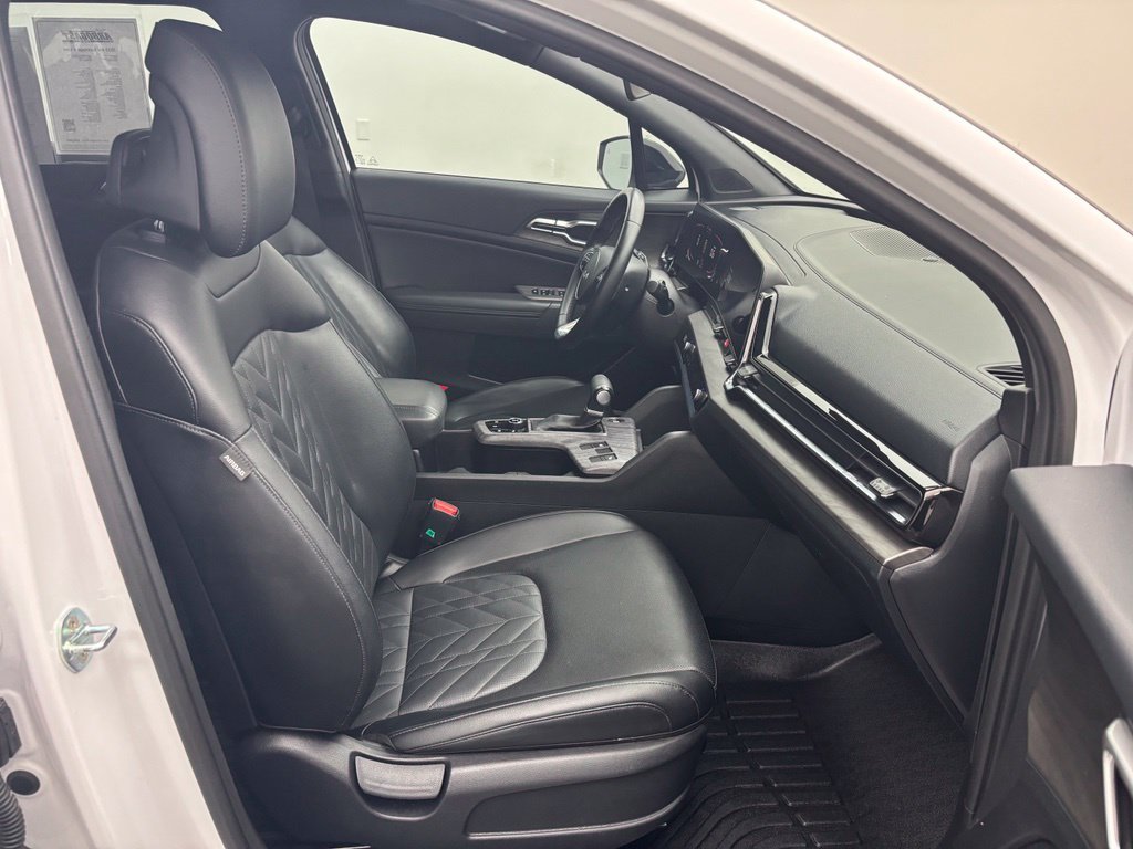Used 2023 White Kia X-Line image 33