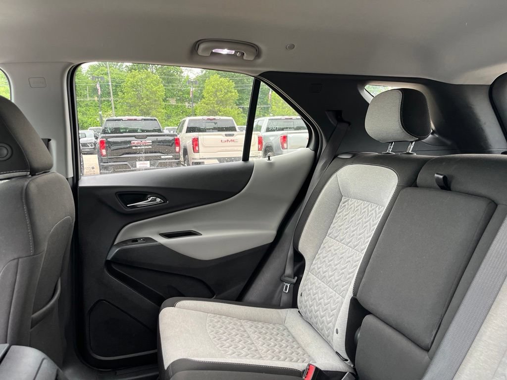 Used 2024 Summit White Chevrolet LT image 19