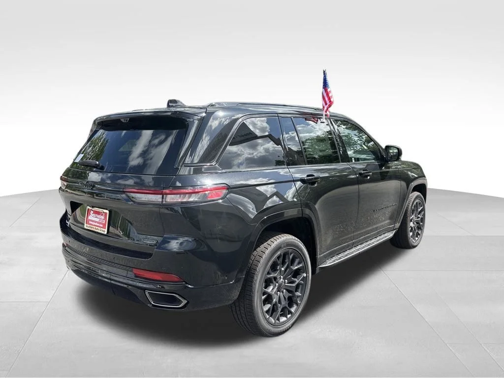 Used 2025 Black Jeep Summit Reserve image 8
