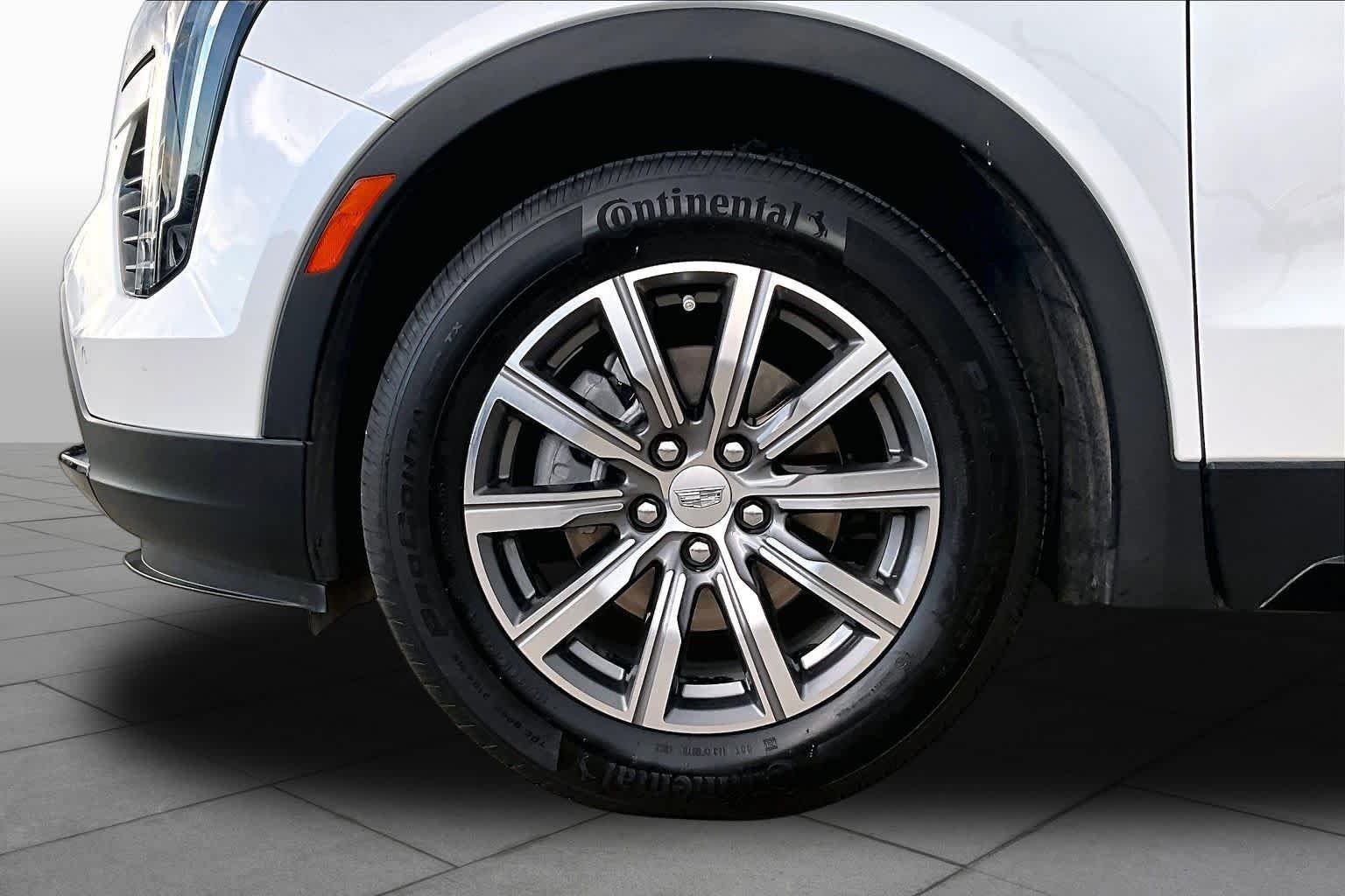 Used 2023 Crystal White Tricoat Cadillac FWD Sport image 11