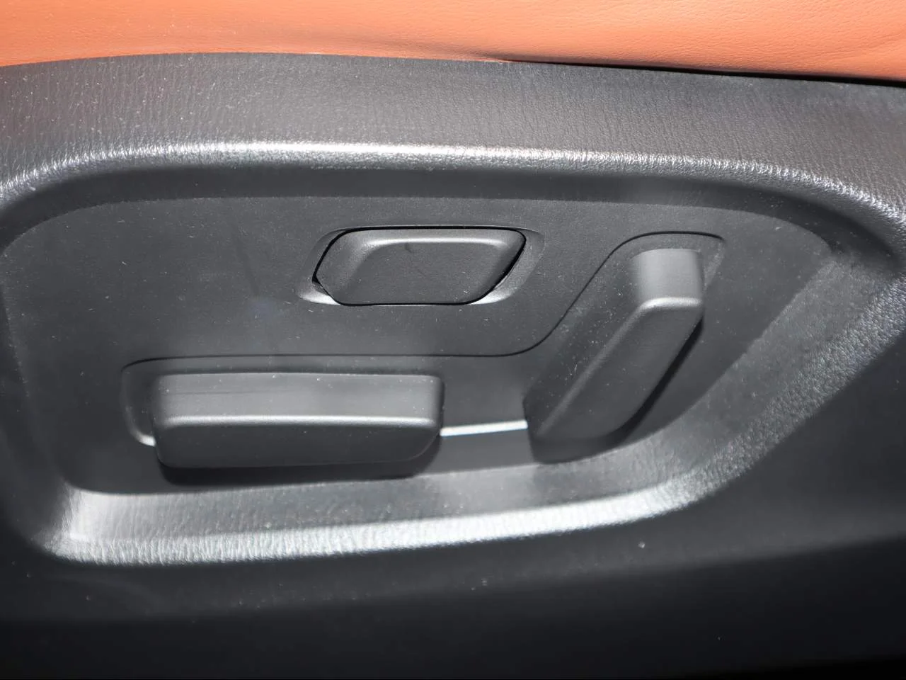 Used 2024 Zircon Sand Metallic Mazda 2.5 Carbon Turbo image 20