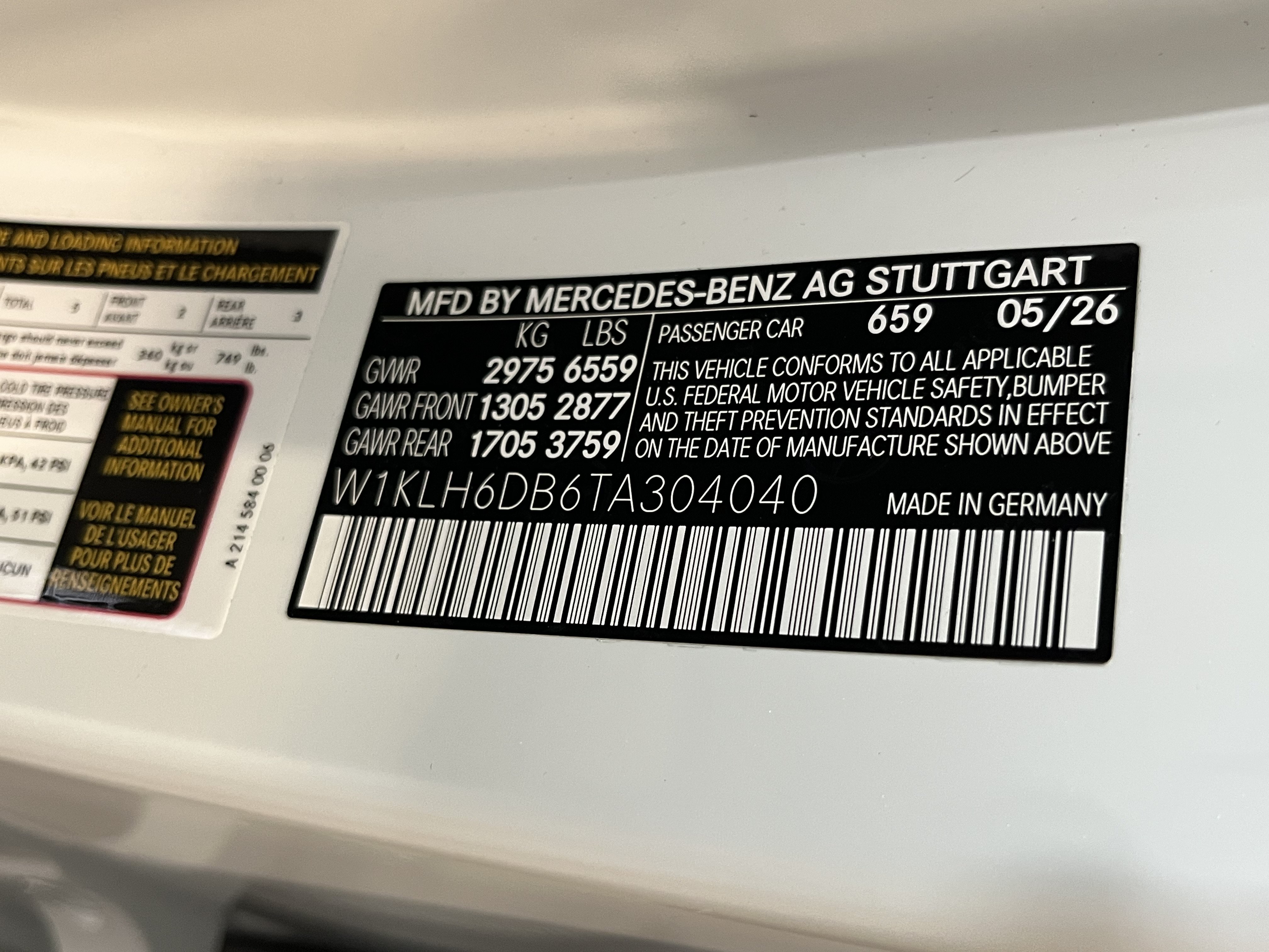 New 2026 MANUFAKTUR Moonlight White Magno Mercedes-Benz AMG® E 53 E image 28