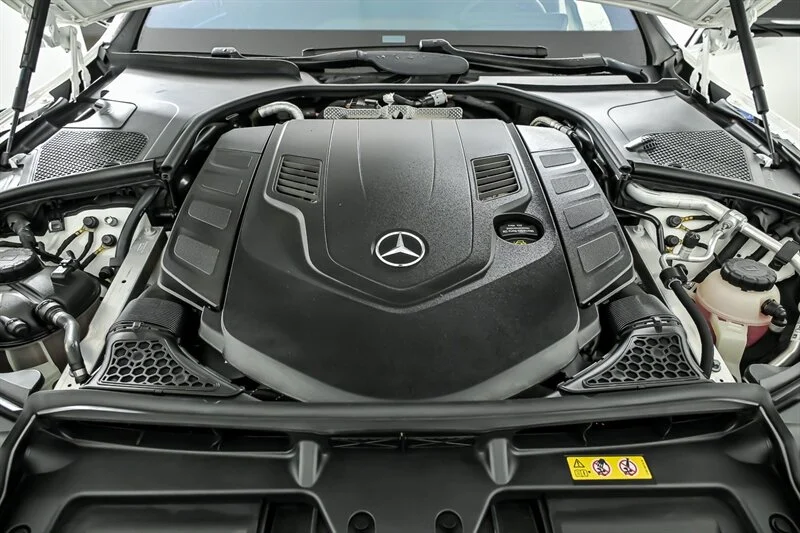 Used 2022 MANUFAKTUR Diamond White Metallic Mercedes-Benz S 580 4MATIC® image 12