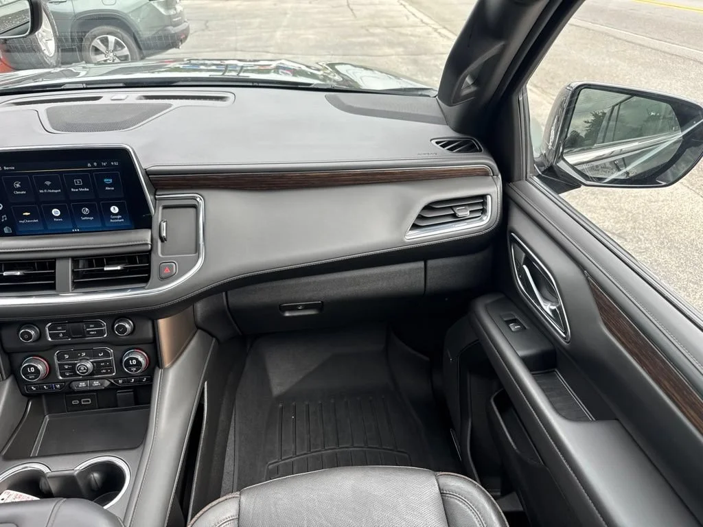 Used 2023 Black Chevrolet High Country image 33