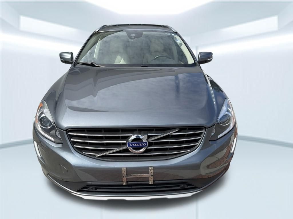 Used 2017 Gray Volvo T5 Inscription image 2
