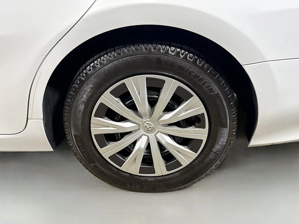Certified Used 2022 Ice Edge Toyota Hybrid LE image 27