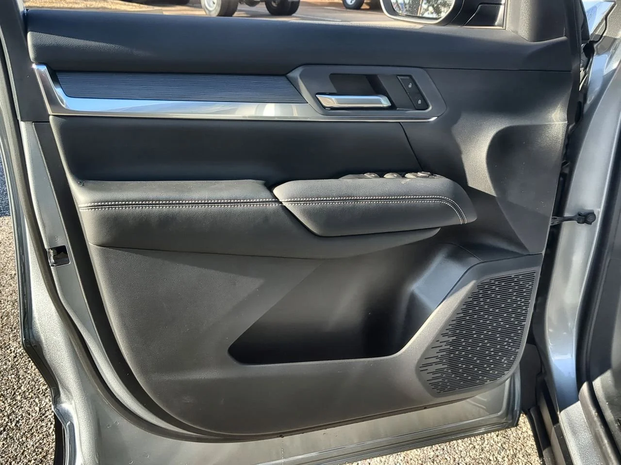 New 2026 Sterling Metallic GMC Elevation image 22