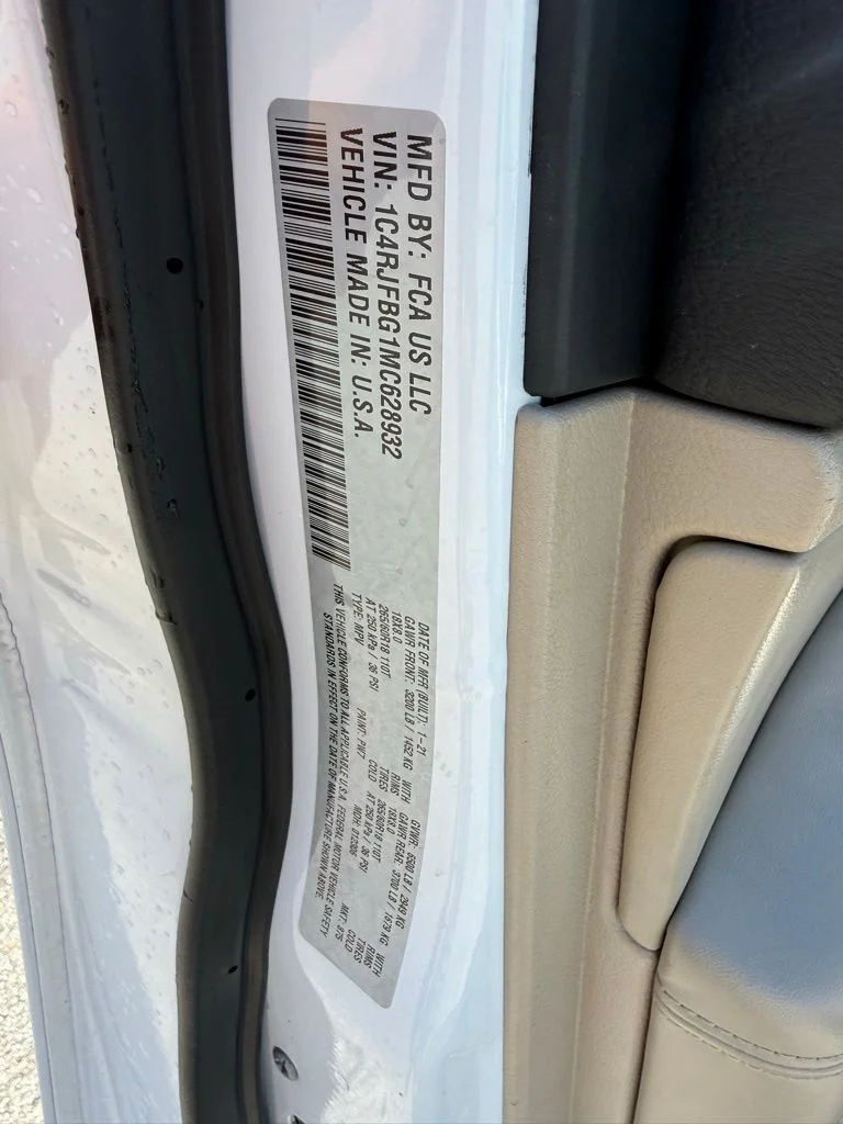Used 2021 White Jeep Limited image 19