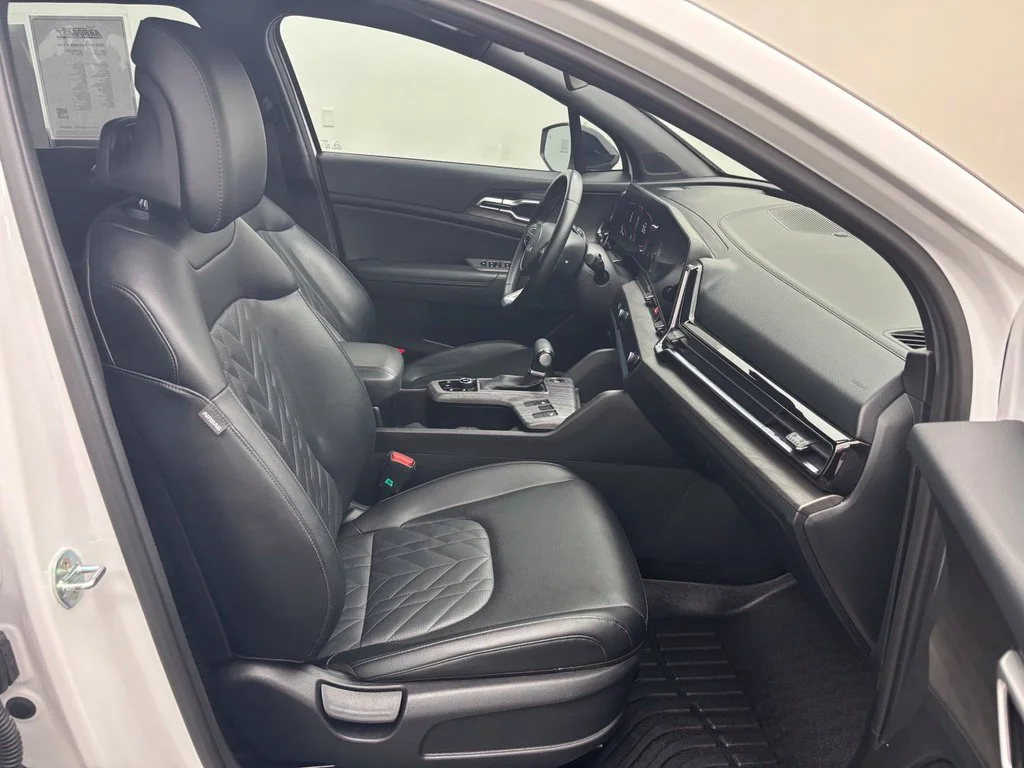 Used 2023 White Kia X-Line image 33