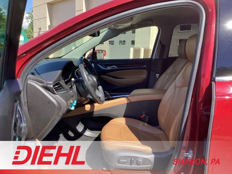 Used 2019 Red Buick Essence image 9