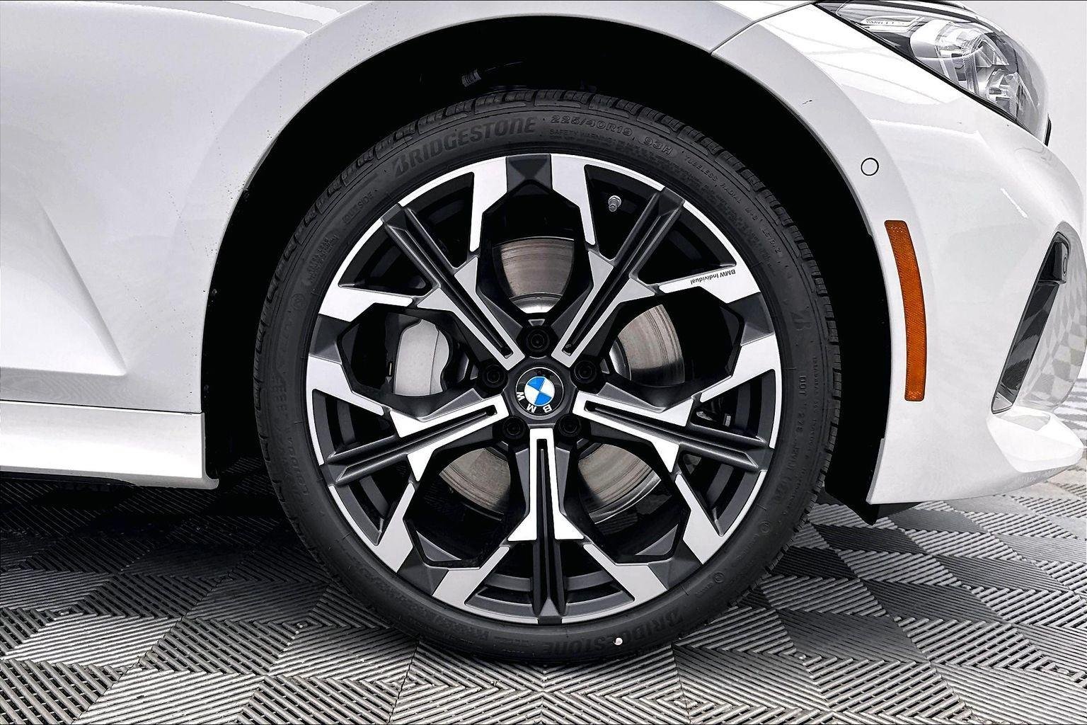 New 2026 Mineral White Metallic BMW 330i xDrive image 37