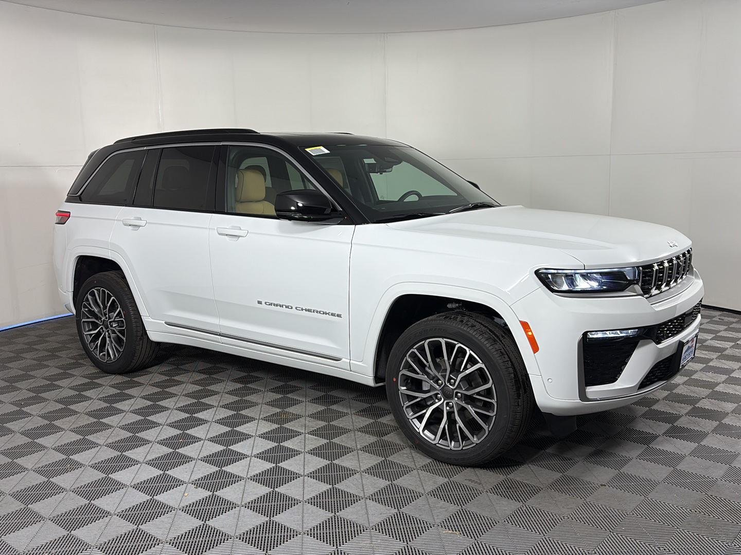 New 2026 Bright White Clear-Coat Exterior Paint Jeep WLJT74 image 2
