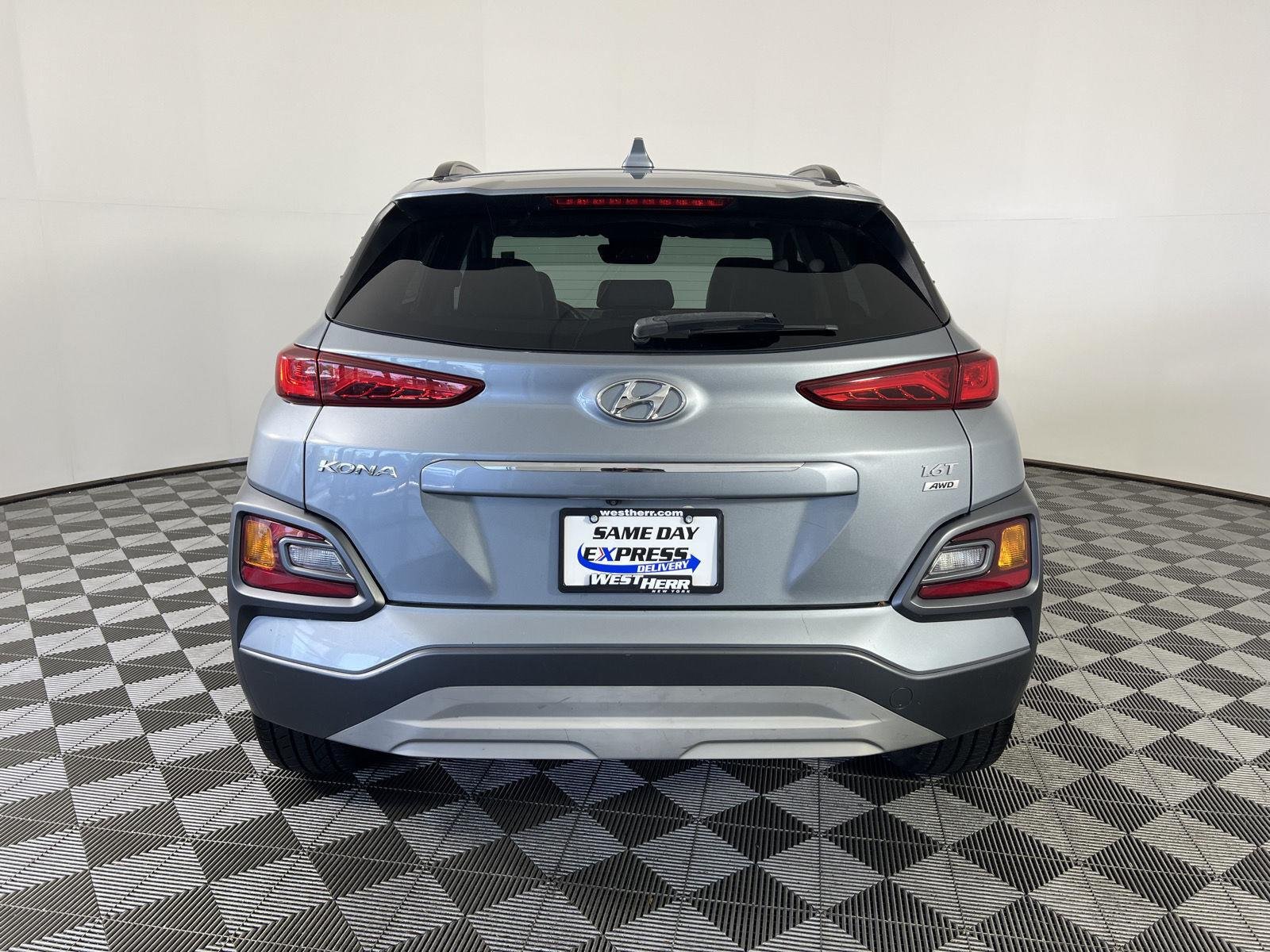 Used 2020 Sonic Silver Hyundai Limited image 4